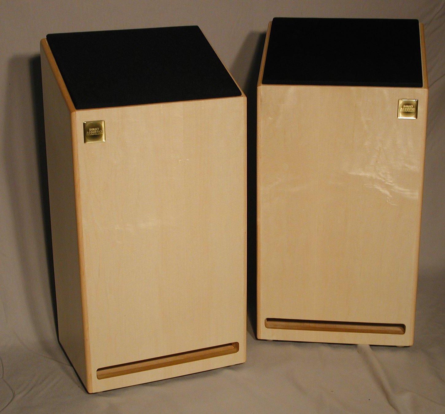 Silent Speaker II in maple