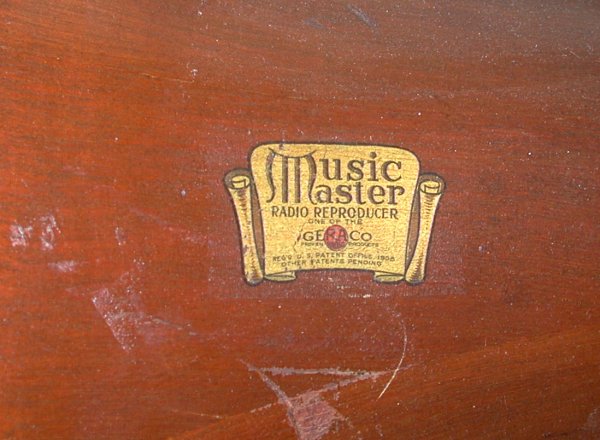 MusicMaster horn badge